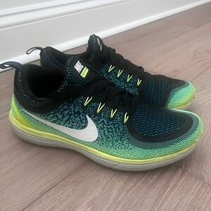 Nike Free RN Distance 2 Men's Sneakers Size 10 Electro Green Black 863775-402
